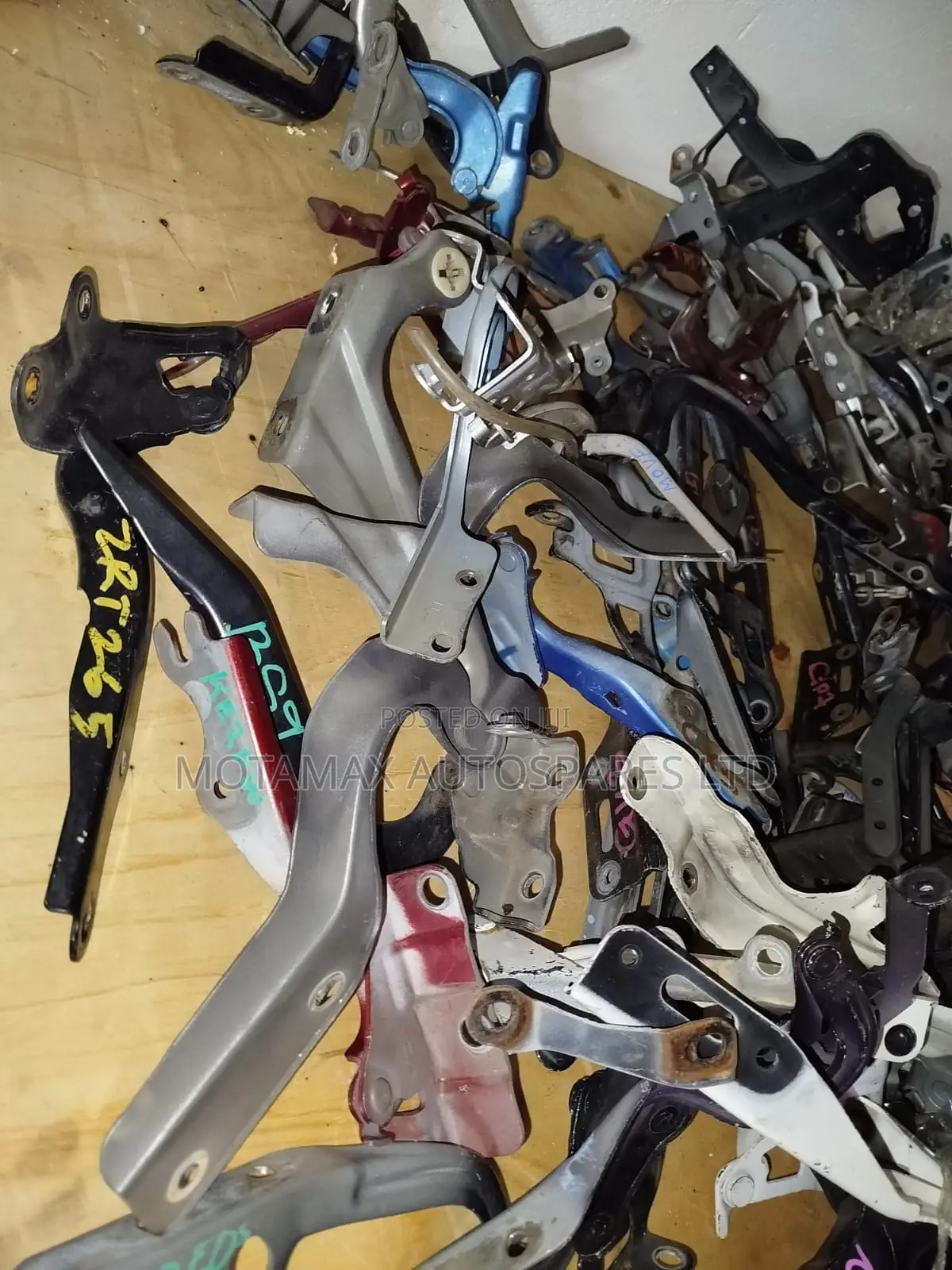 Bonnet Hinges