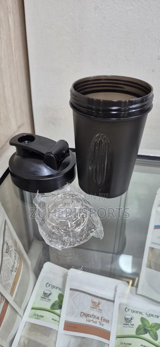 Anti-Spill Shaker Bottle 400ml With Stainless Steel Mixer - thumbnail 3