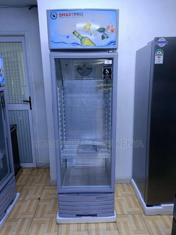 Showcase: 330L Freezer With Lock Key - main view