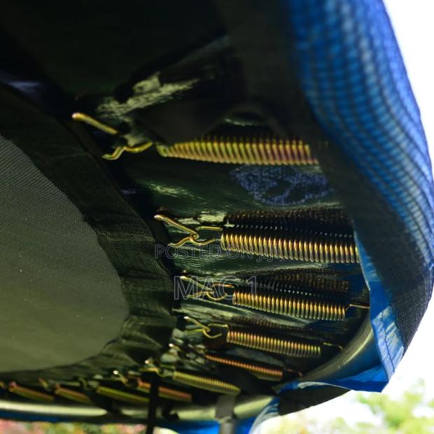 8ft Trampoline - thumbnail 4