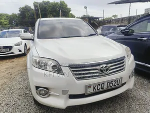 Toyota Vanguard 2012 White
