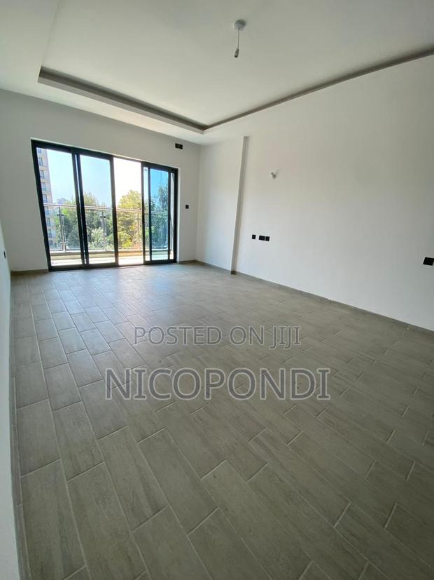 3 Bedroom Duplex - thumbnail 7