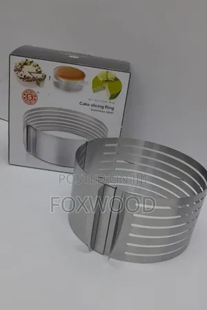Round Cake Slicer