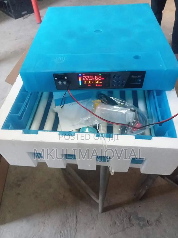 Automatic Ac/Dc 64 Egg Incubatorr - main view