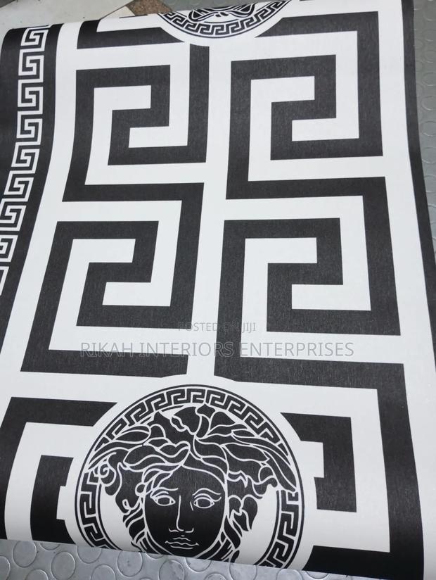 Black and White Versace Wallpaper - main view