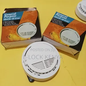 Smoke Detector With Low Battery Warning Function
