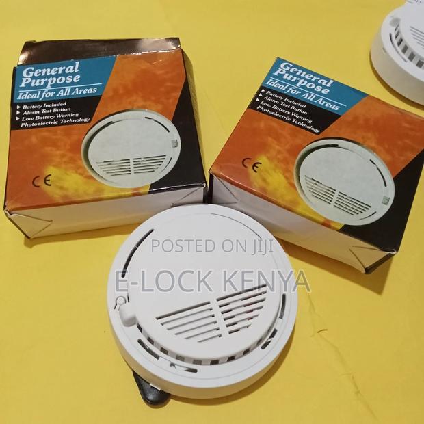Smoke Detector With Low Battery Warning Function - main view