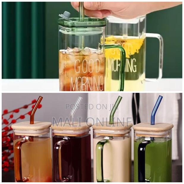 Borosilicate Square Glass Smoothie With Glass Coloured Straw - main view