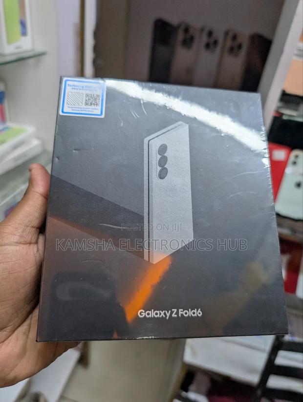 New Samsung Galaxy Z Fold6 256 GB Silver - main view