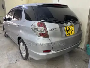 Honda Fit Shuttle 1.5 2WD 2014 Silver