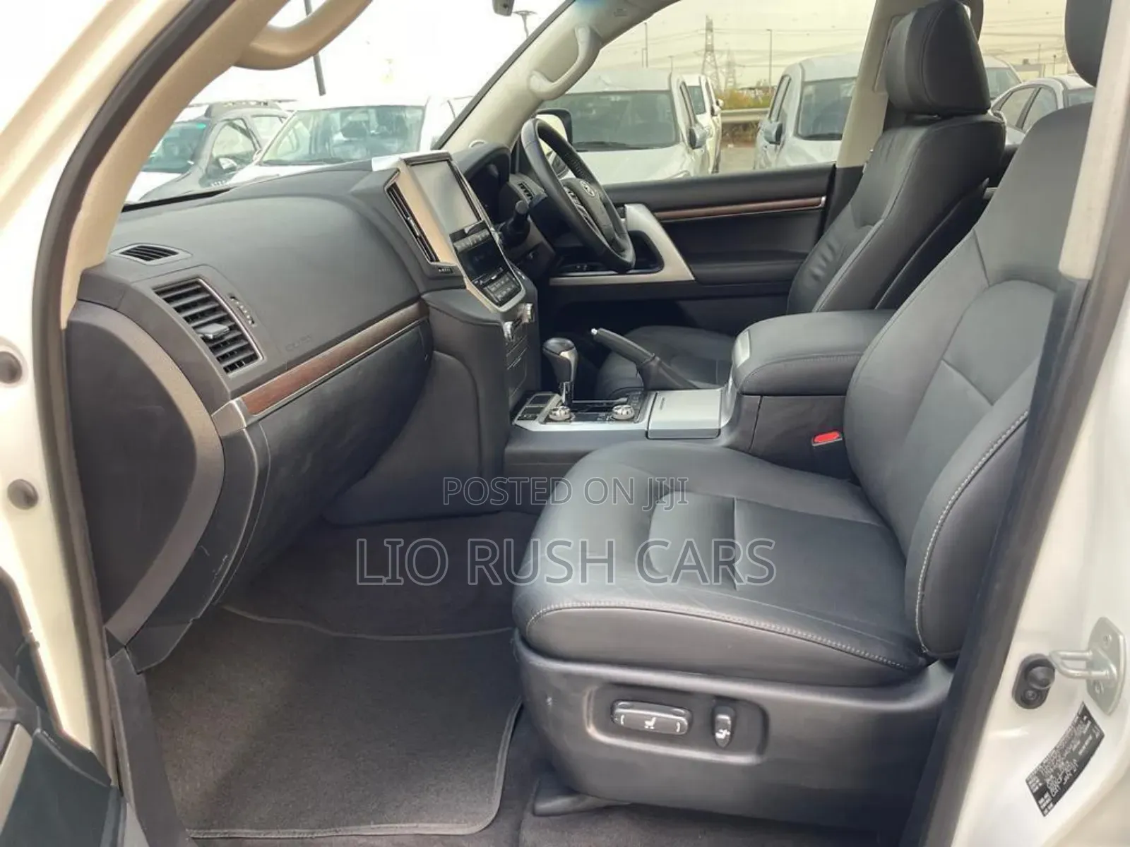 Toyota Land Cruiser 2021 White