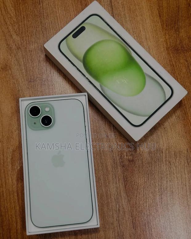 New Apple iPhone 15 128 GB Green - main view