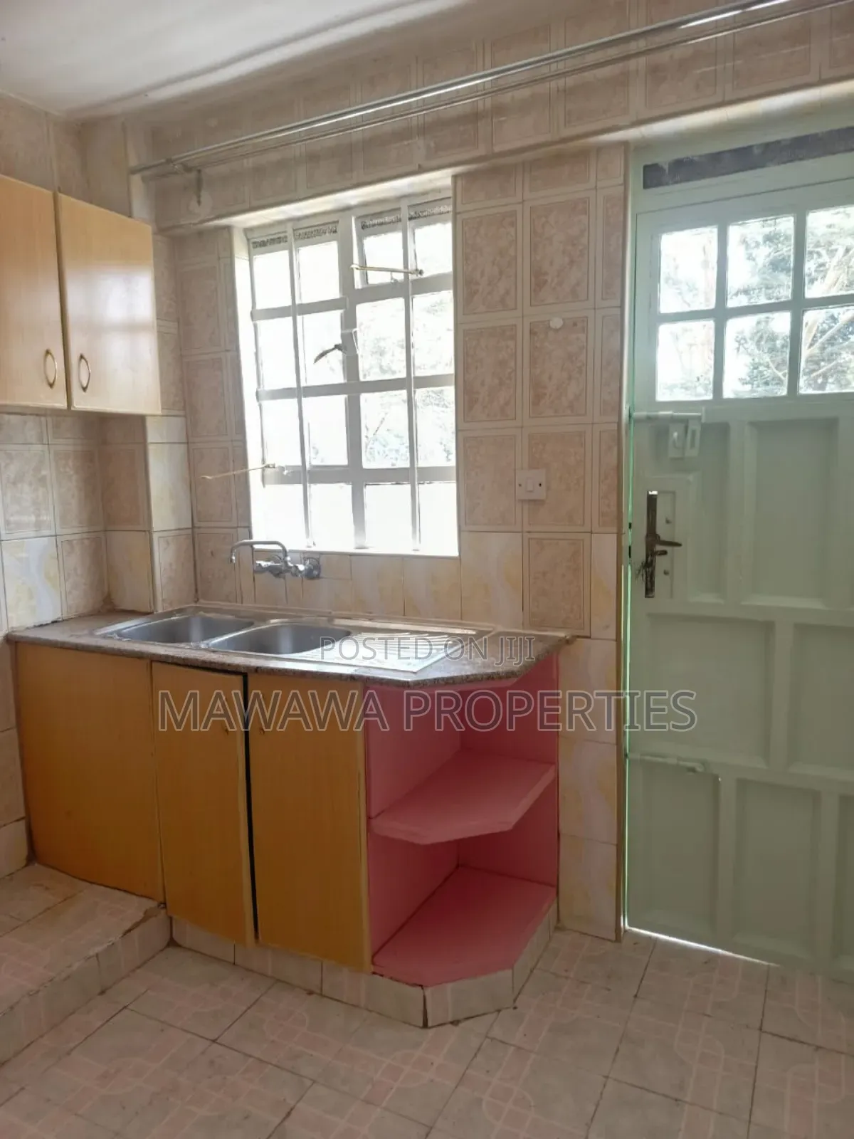 3bdrm Apartment in Tmall, Nairobi West for rent
