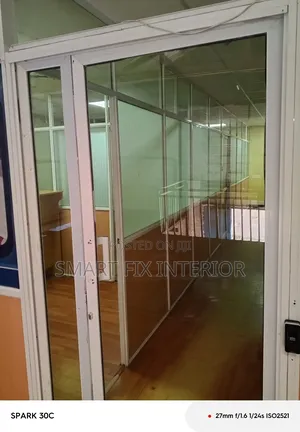 Aluminum and Gypsum Office Partitioning/Countertop