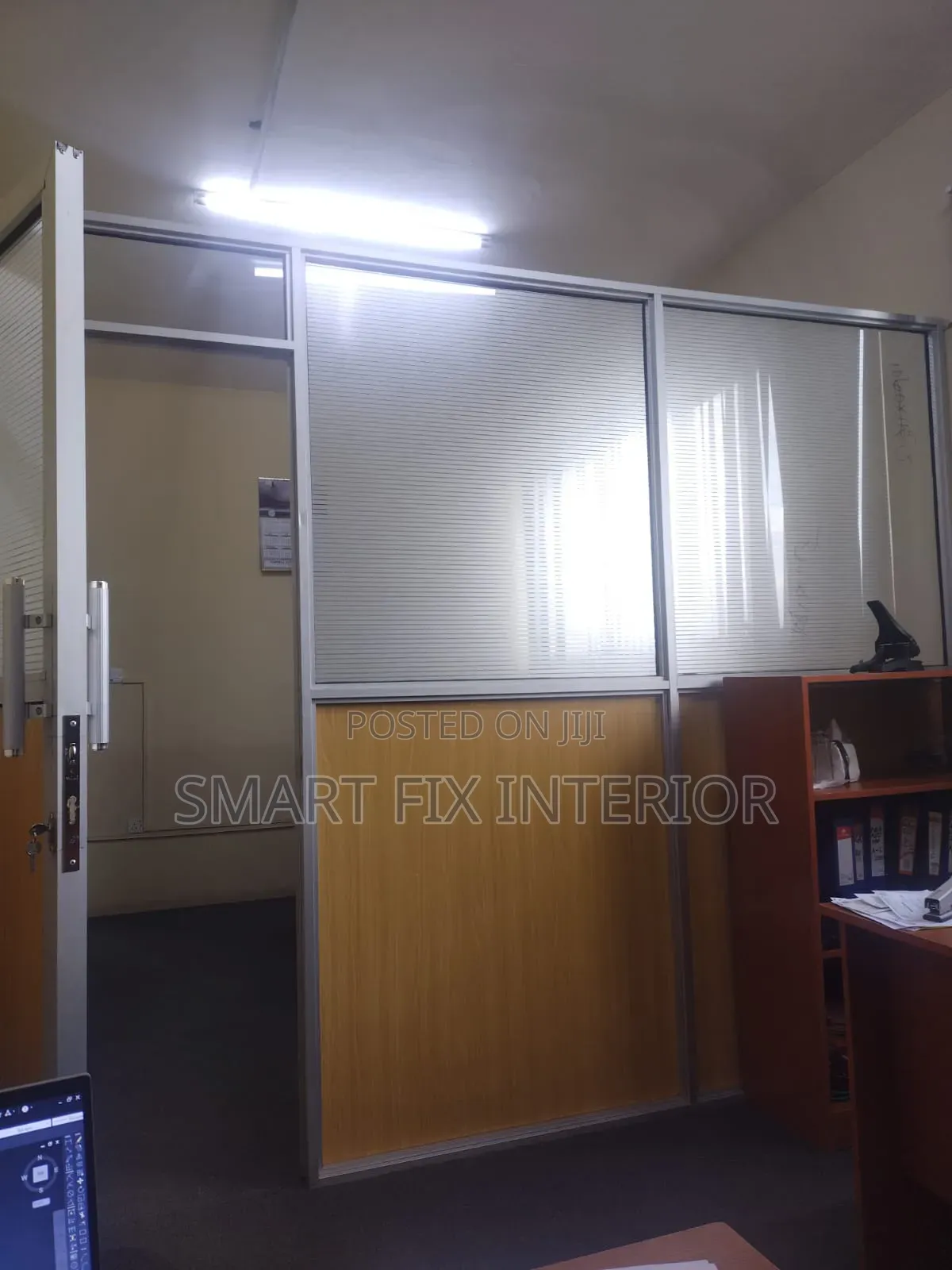 Aluminum and Gypsum Office Partitioning/Countertop