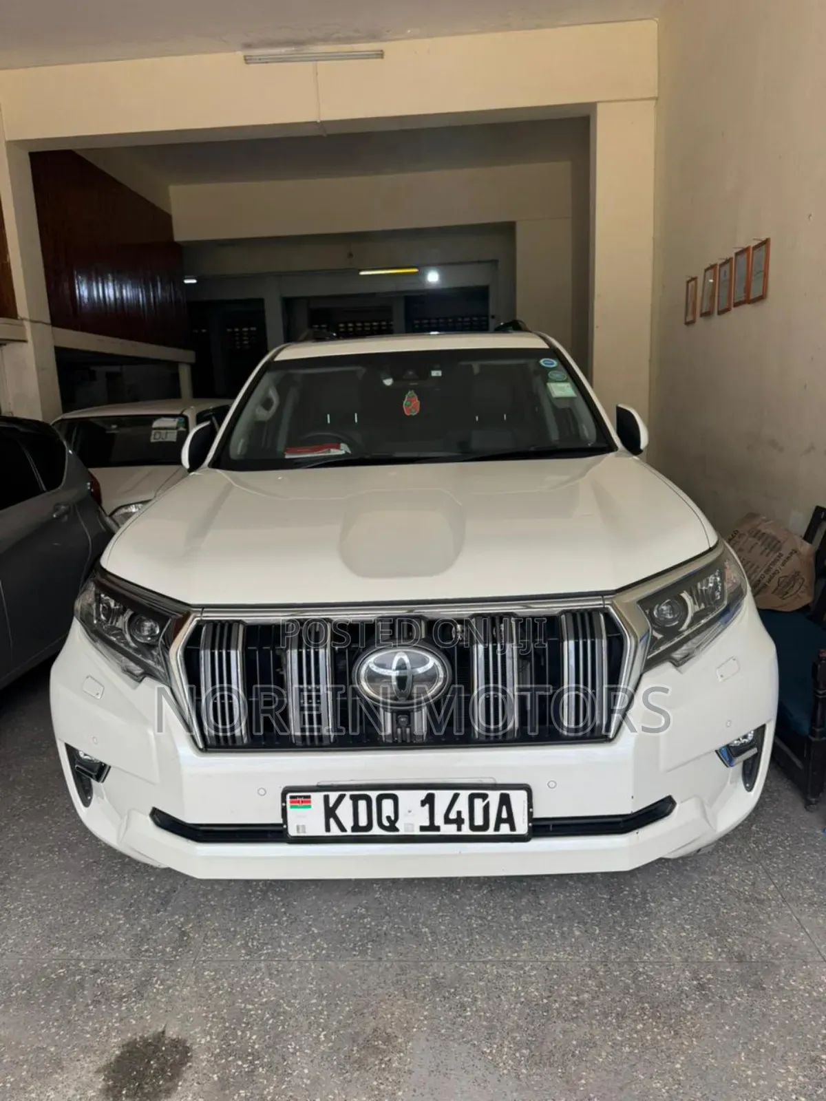 Toyota Land Cruiser Prado 2018 Off white