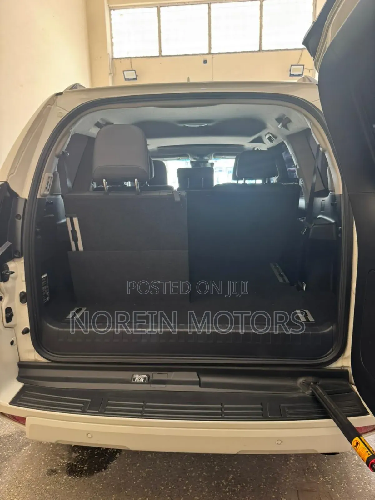 Toyota Land Cruiser Prado 2018 Off white