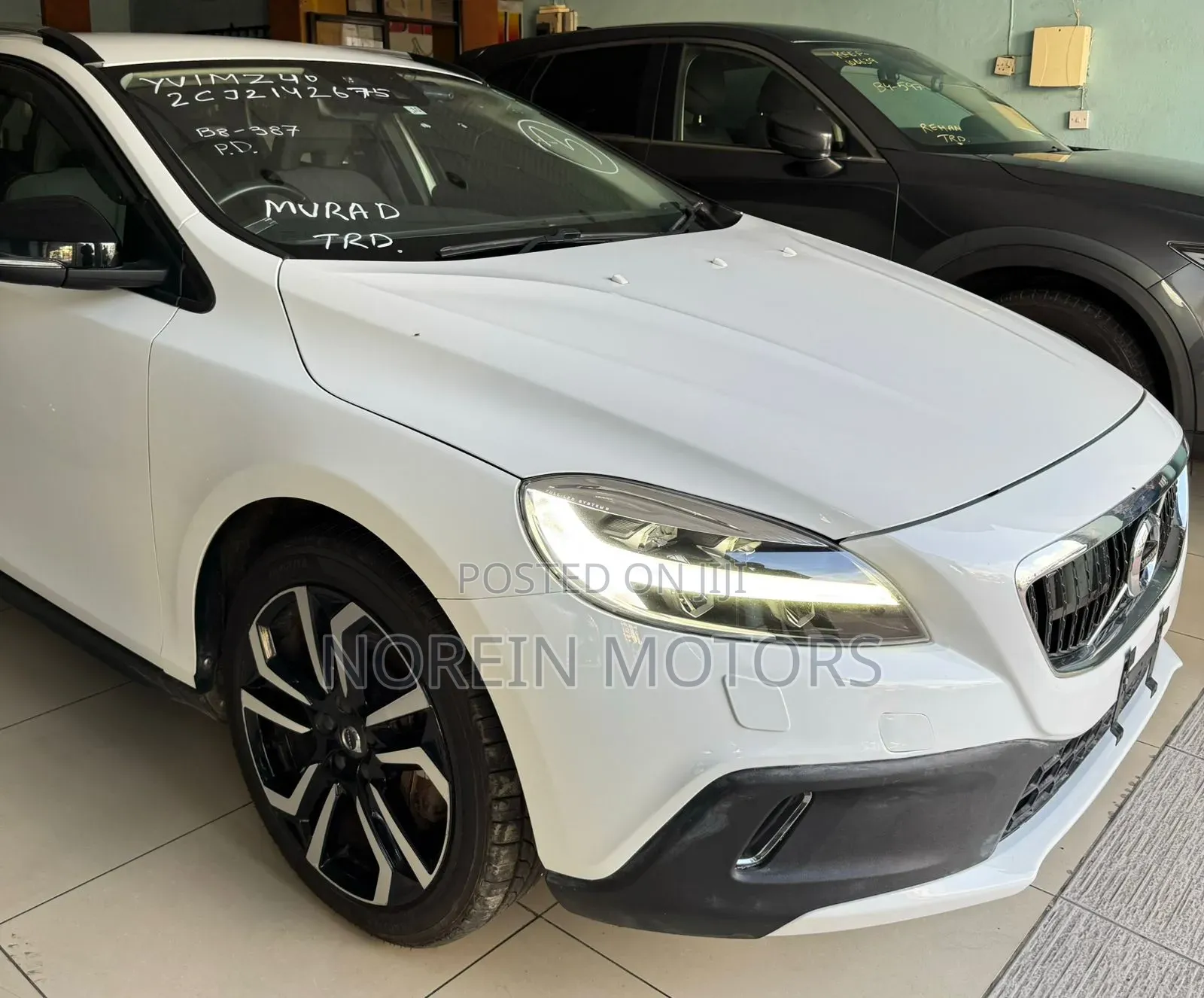 Volvo V40 2018 Off white