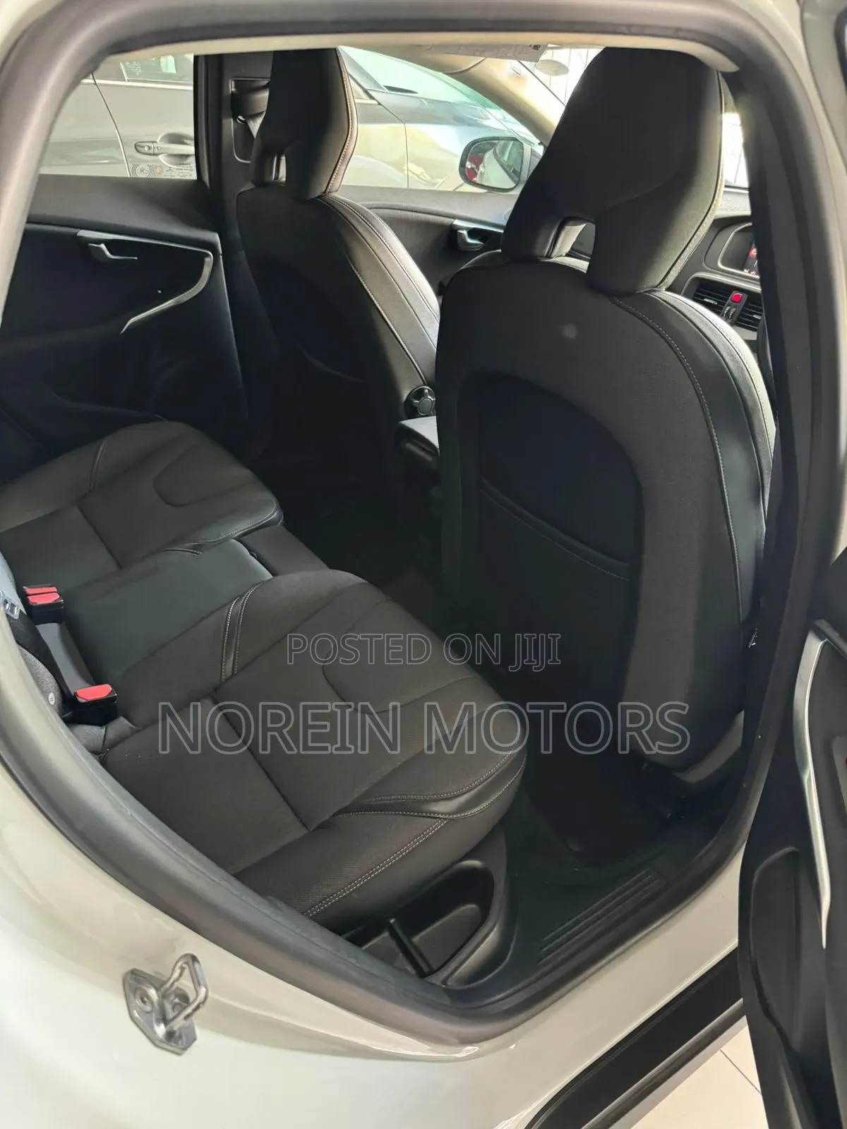 Volvo V40 2018 Off white