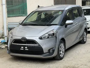 Toyota Sienta 2017 Silver