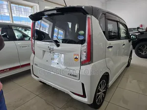 Daihatsu Move 2018 White