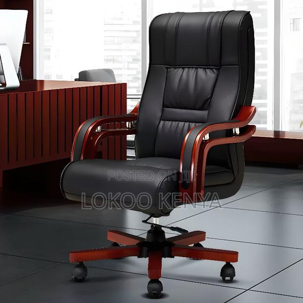 Office Chair: Bliss Director's Executive Office Chair