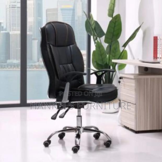 Executive Leather Chair - thumbnail 2