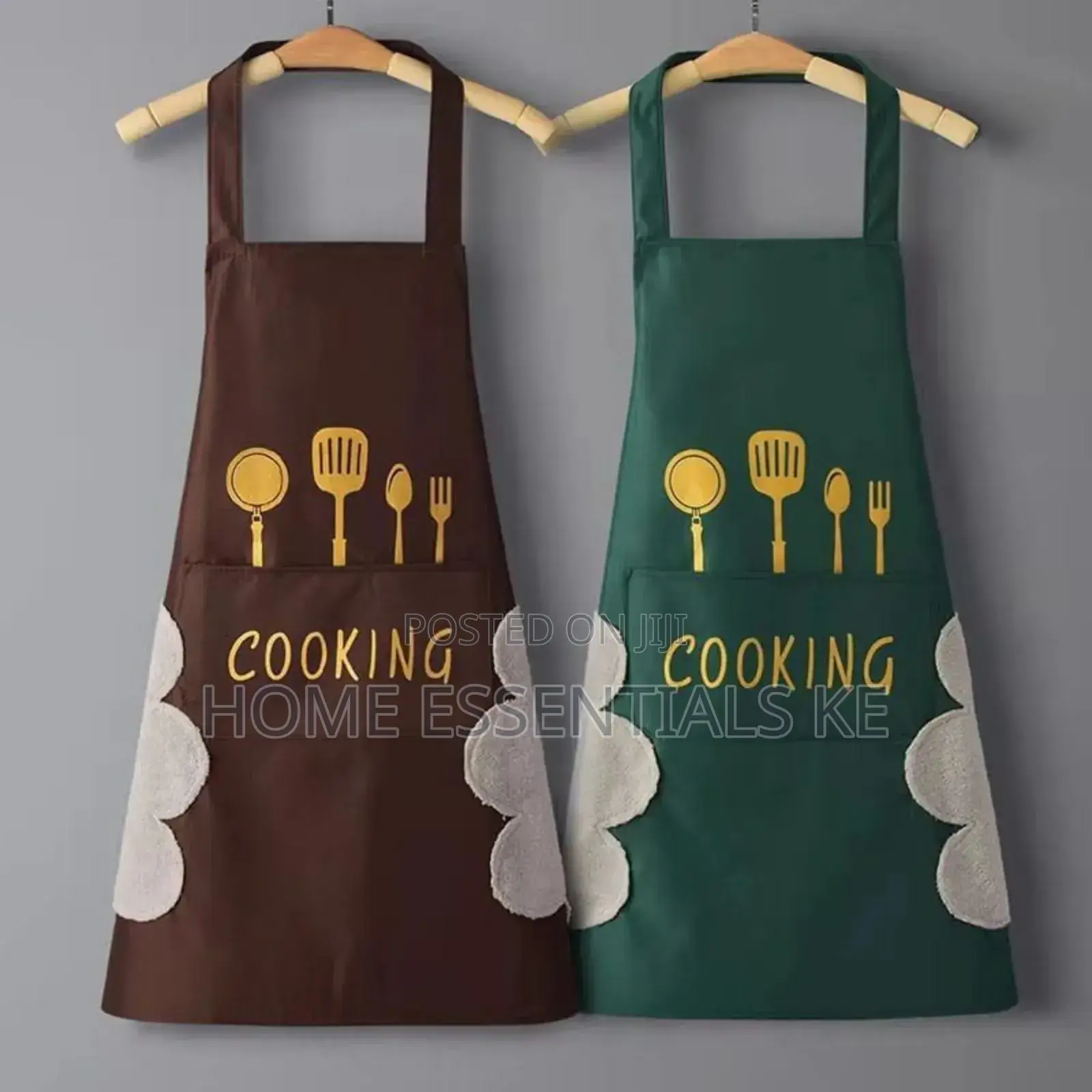 *Kitchen Apron With Hand Wipe Pockets*
Waterproof