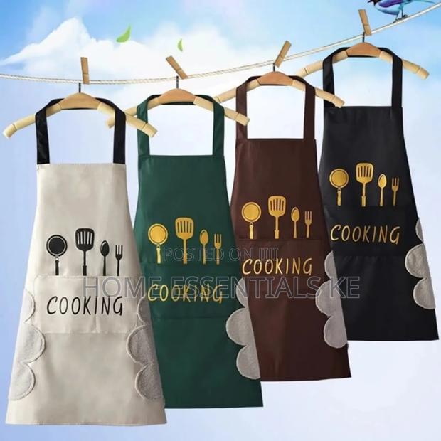 *Kitchen Apron With Hand Wipe Pockets*
Waterproof - thumbnail 2
