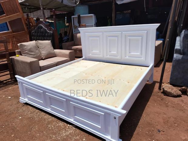 6x6 White Bed - main view