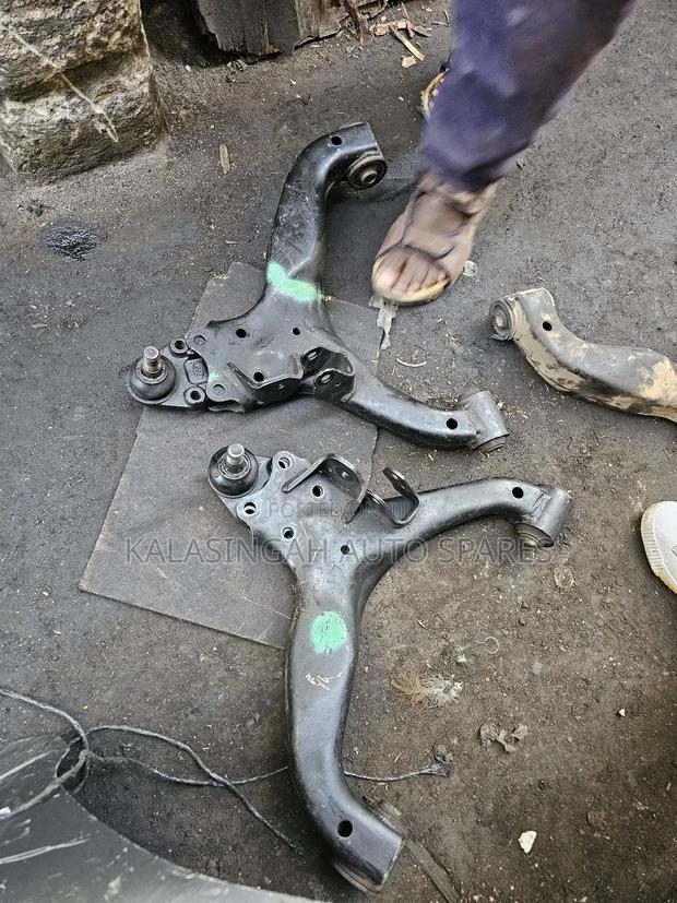 Lower Arms Nissan Nv350 - thumbnail 3