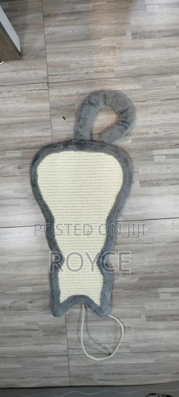 Hanging Cat Scratcher Toy - thumbnail 3