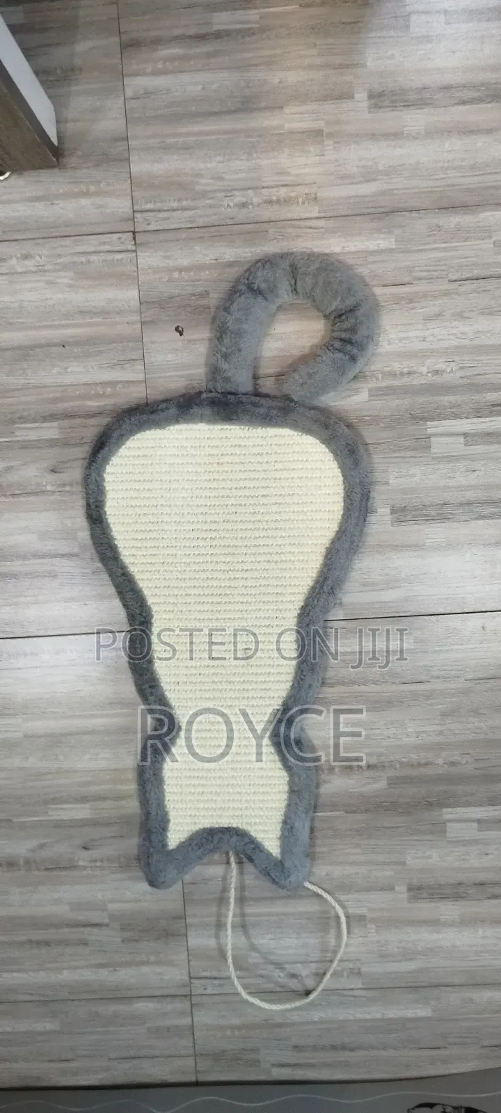 Hanging Cat Scratcher Toy