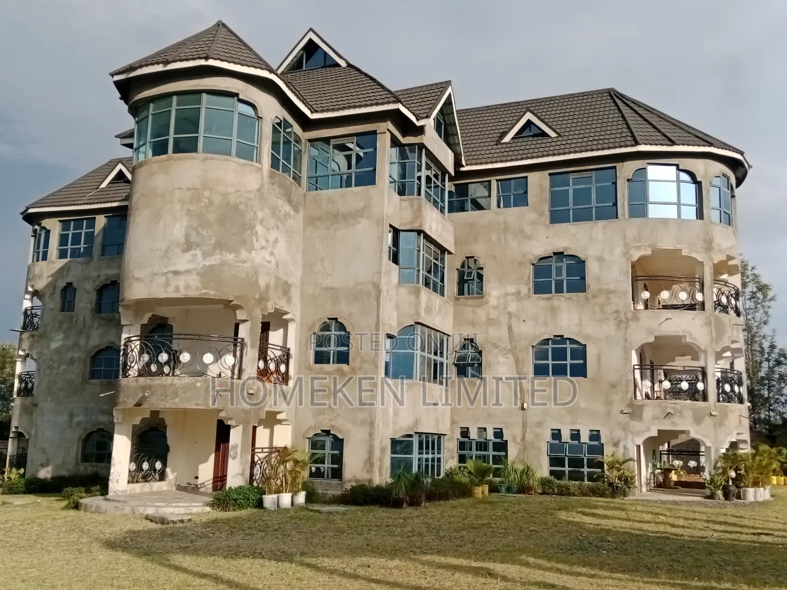 Furnished 10bdrm House in Mbirikani for sale