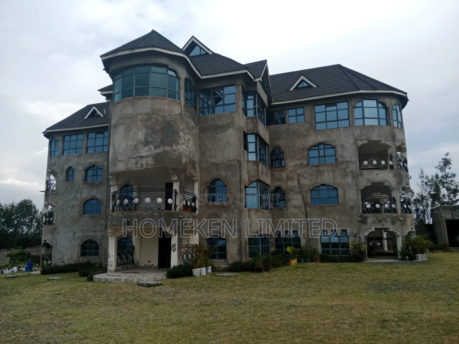Furnished 10bdrm House in Mbirikani for sale