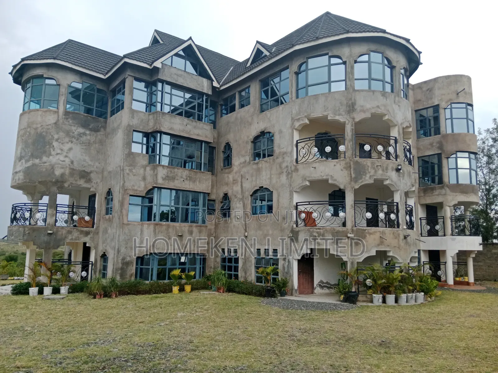 Furnished 10bdrm House in Mbirikani for sale