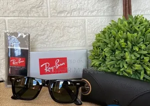 Original Ray-Ban Meta Wayfarer in Kenya