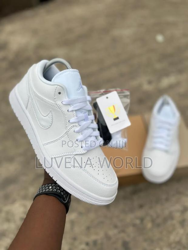 Black White J1 Lowcut - main view