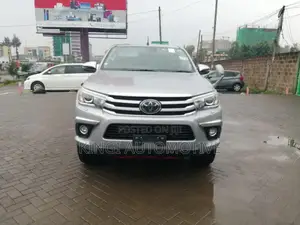 Toyota Hilux Revo Double Cab Deisel 2.4 RWD 2018 Silver