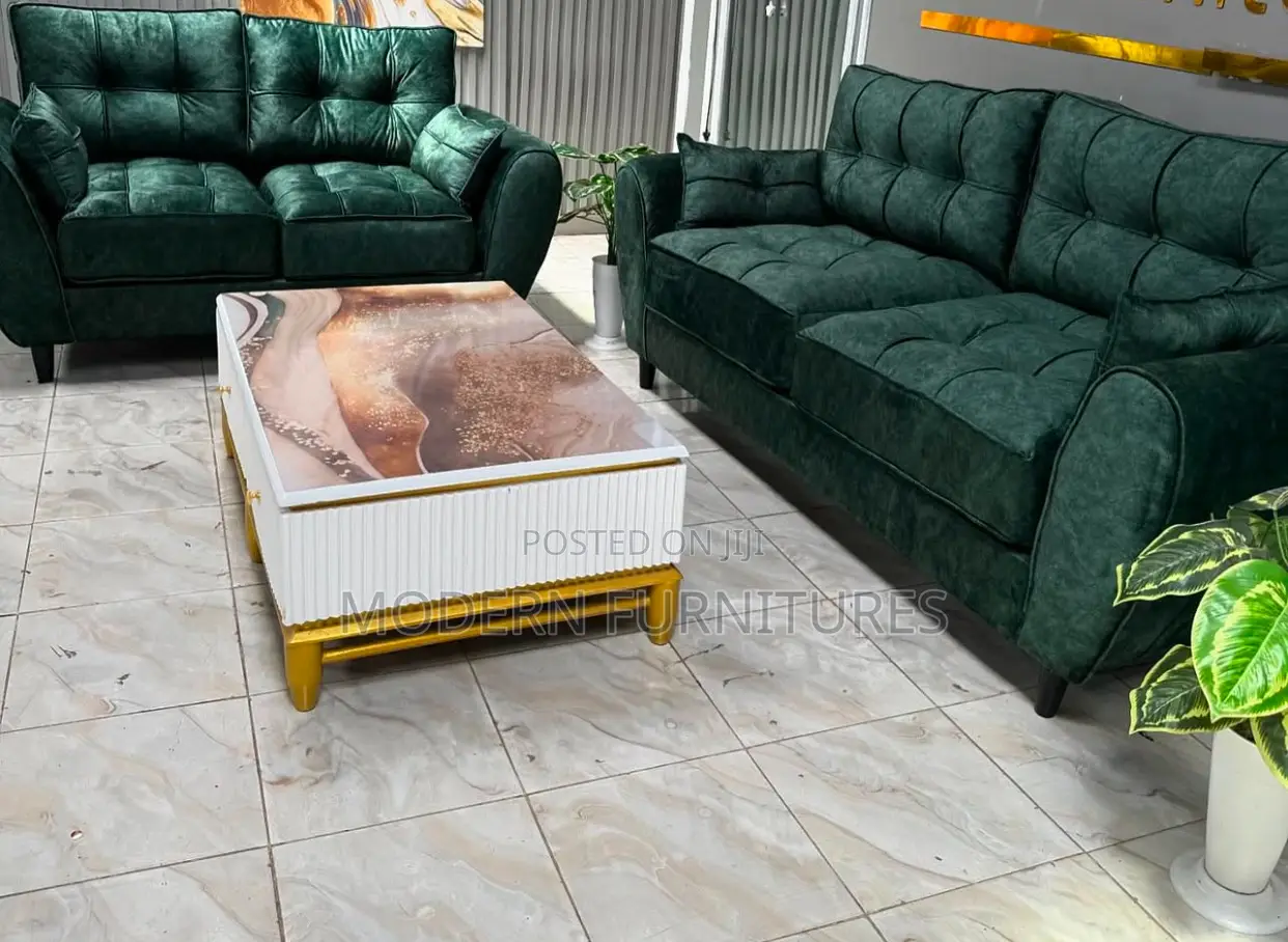 Contemporary 5 Seater Sofa for Relaxation