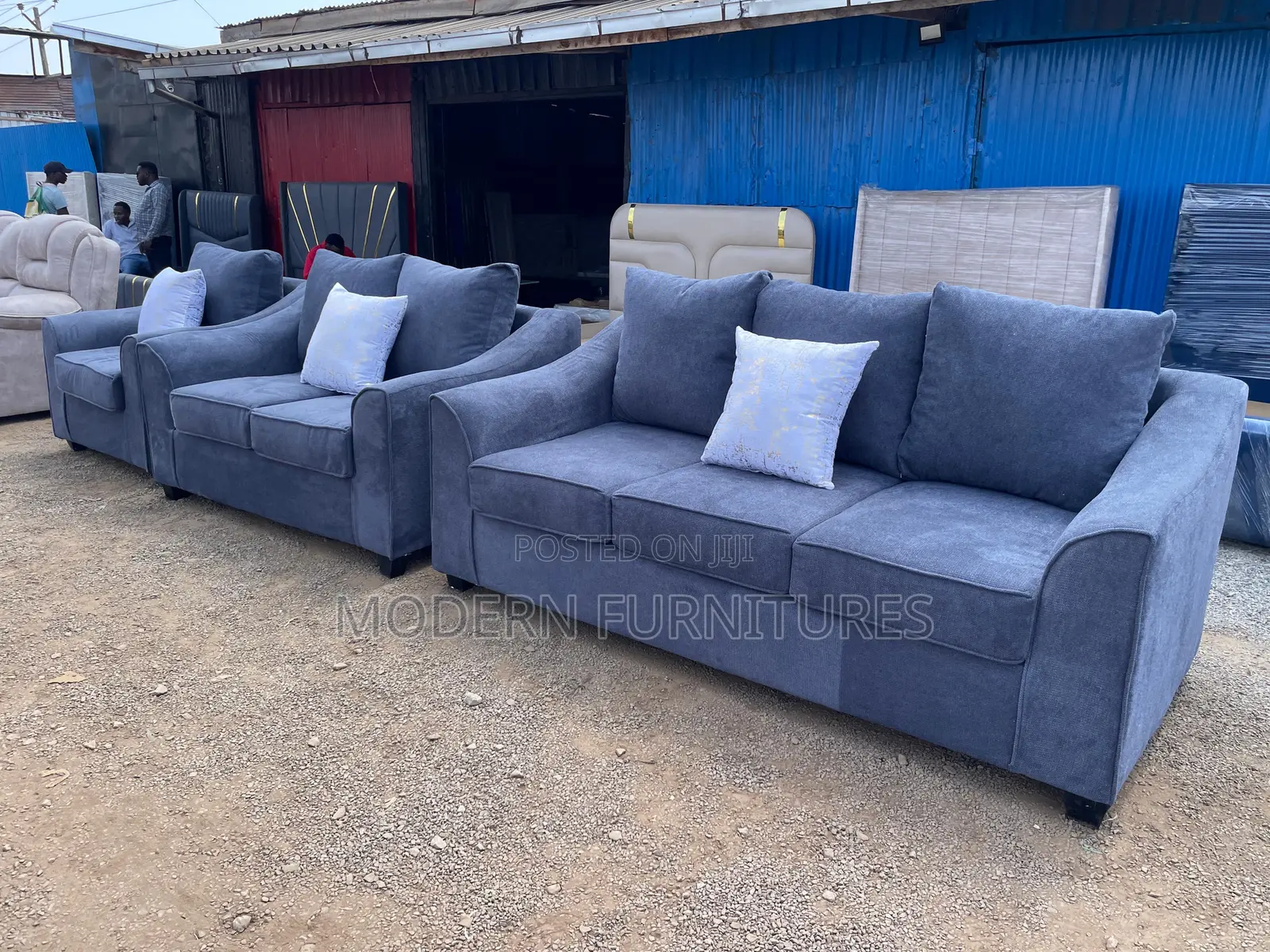 Sleek and Spacious 5 Seater Sofa