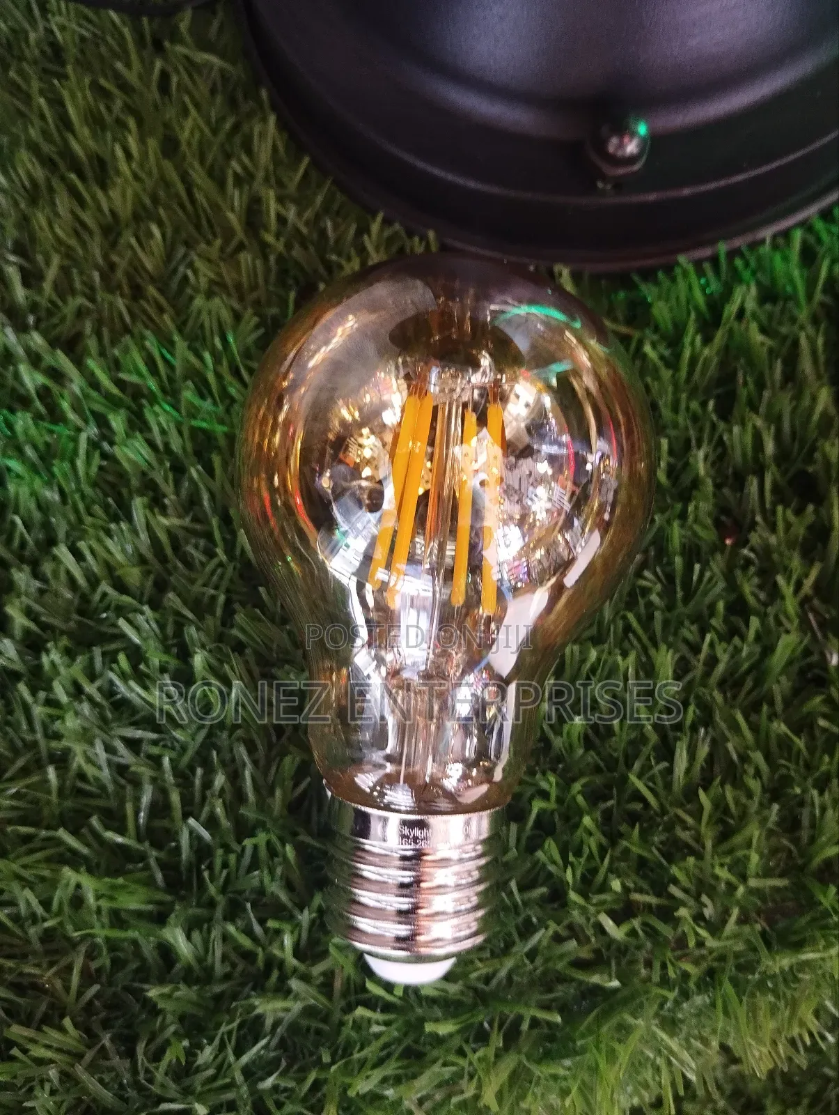 Classic Filament Bulb Round