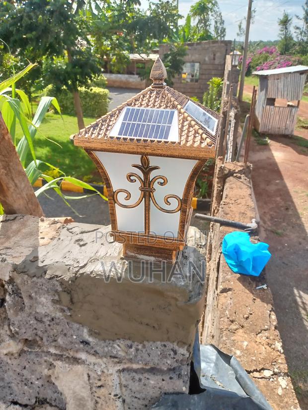 Automatic Solar Gate/Pillar Lights - thumbnail 3