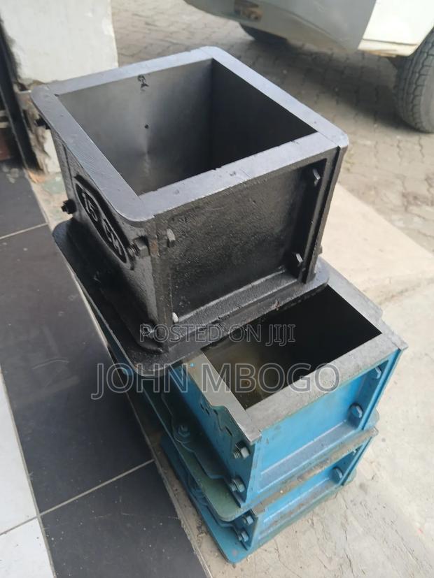 Heavy Duty CSST Iron Concrete Test Cube Moulds .