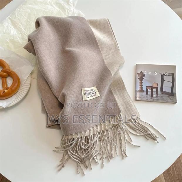 Warm and Cozy Cashmere Scarfs - thumbnail 6