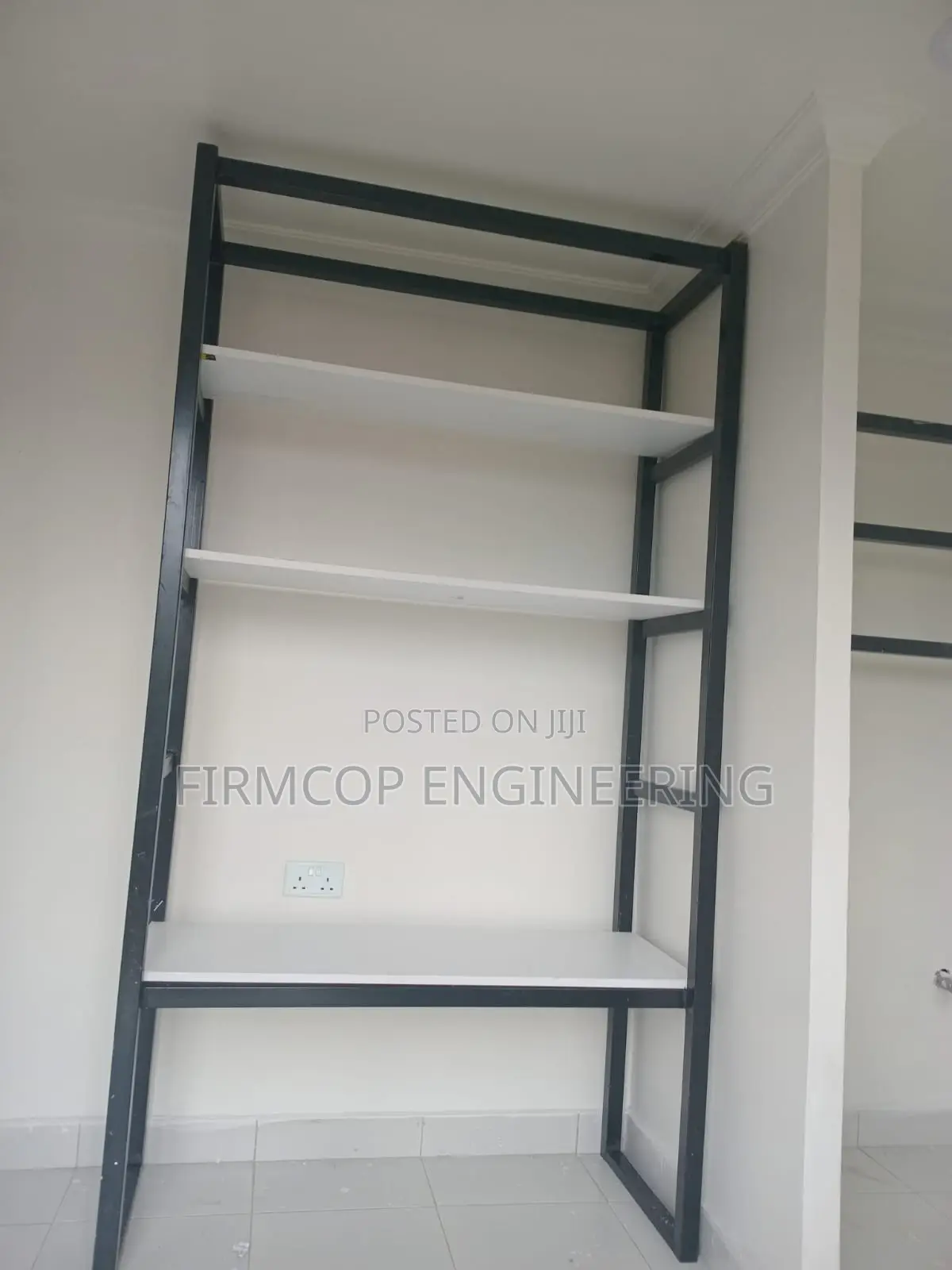 Container Laundry With Shelves-20ft