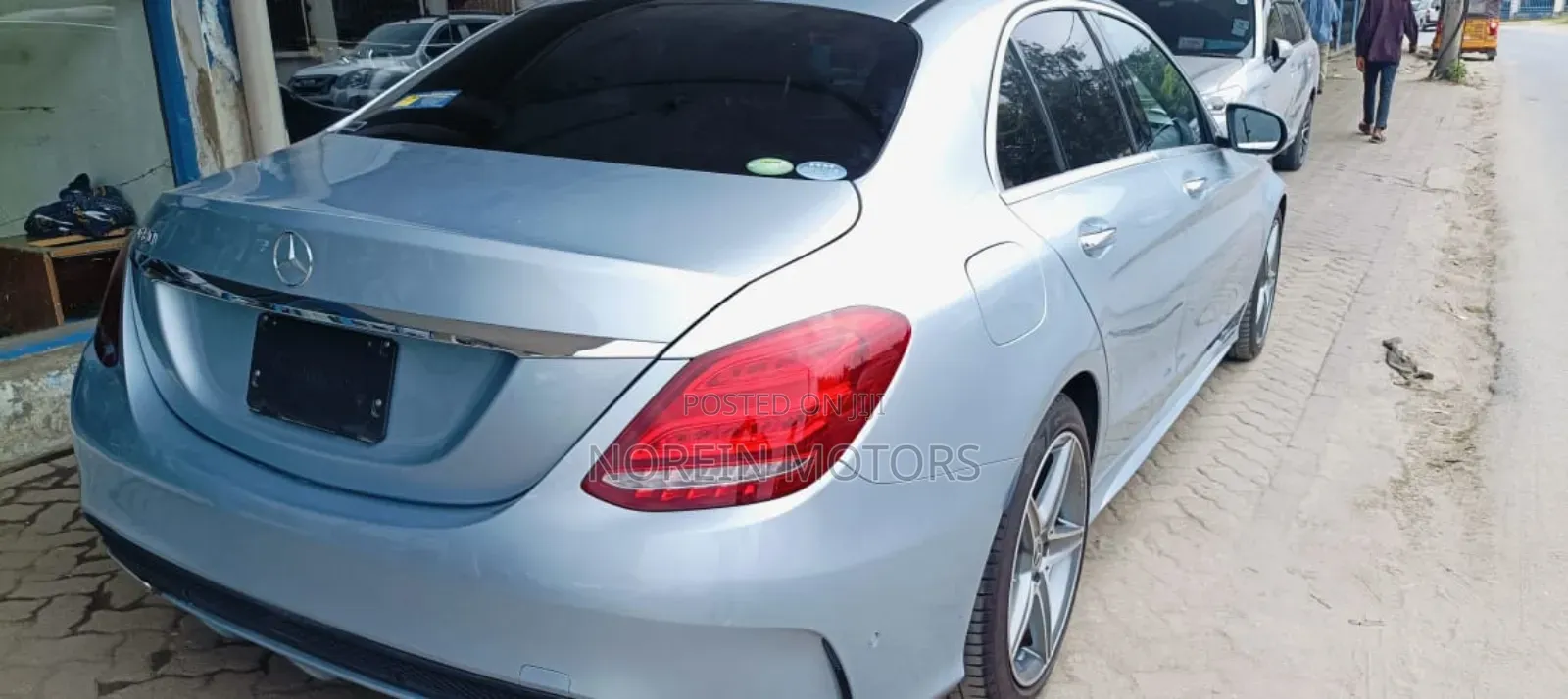 Mercedes-Benz C180 2017 Blue