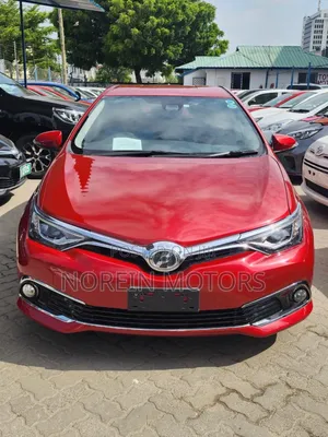 Toyota Auris 2017 Red