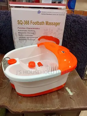 Urban Relief: Quick Footpath Massage for Busy Lives