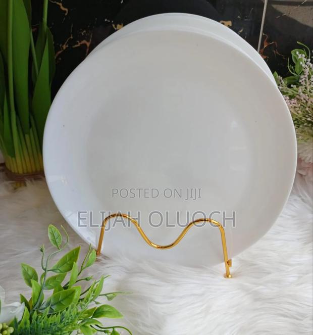 *A Set of 6 White Plain Square Dinner Plates* - thumbnail 2